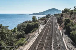 ligne train pour transfert gare var 83 en vtc